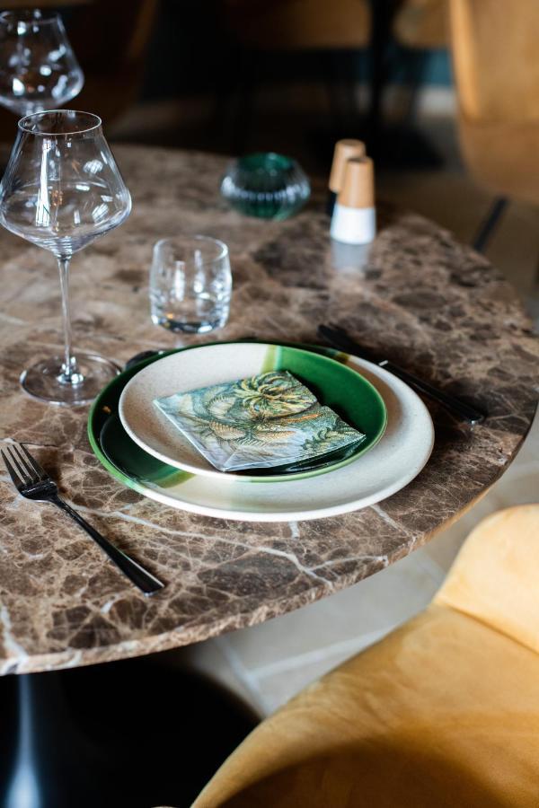 Le Victoria Boutique Hotel Saint-Paul-Trois-Chateaux Bagian luar foto
