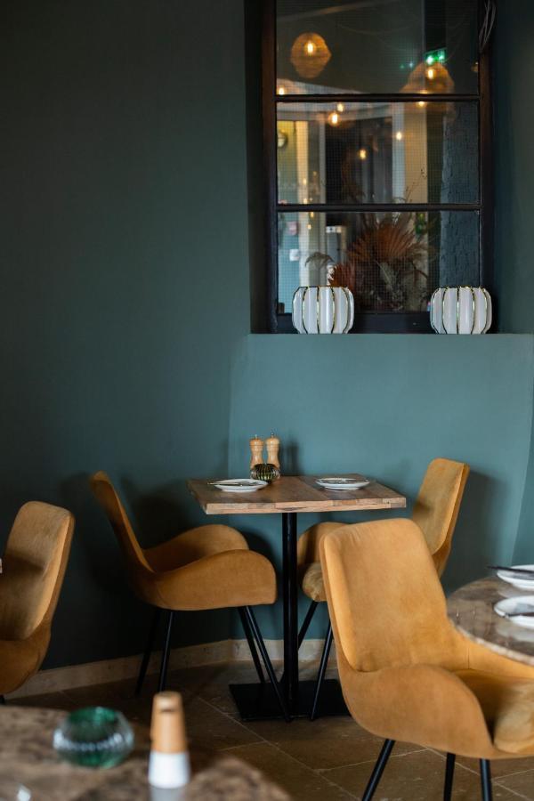 Le Victoria Boutique Hotel Saint-Paul-Trois-Chateaux Bagian luar foto