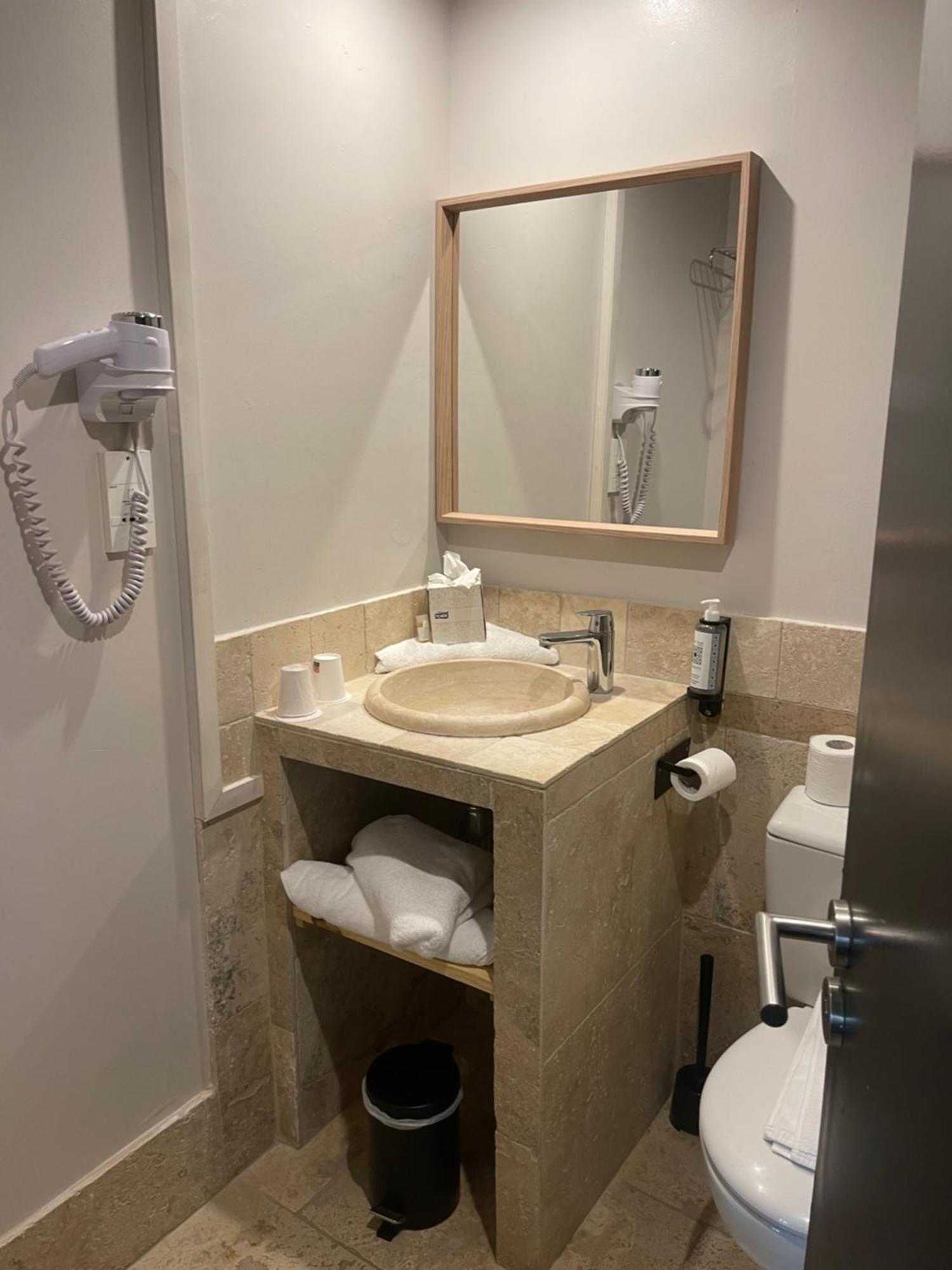 Le Victoria Boutique Hotel Saint-Paul-Trois-Chateaux Bagian luar foto
